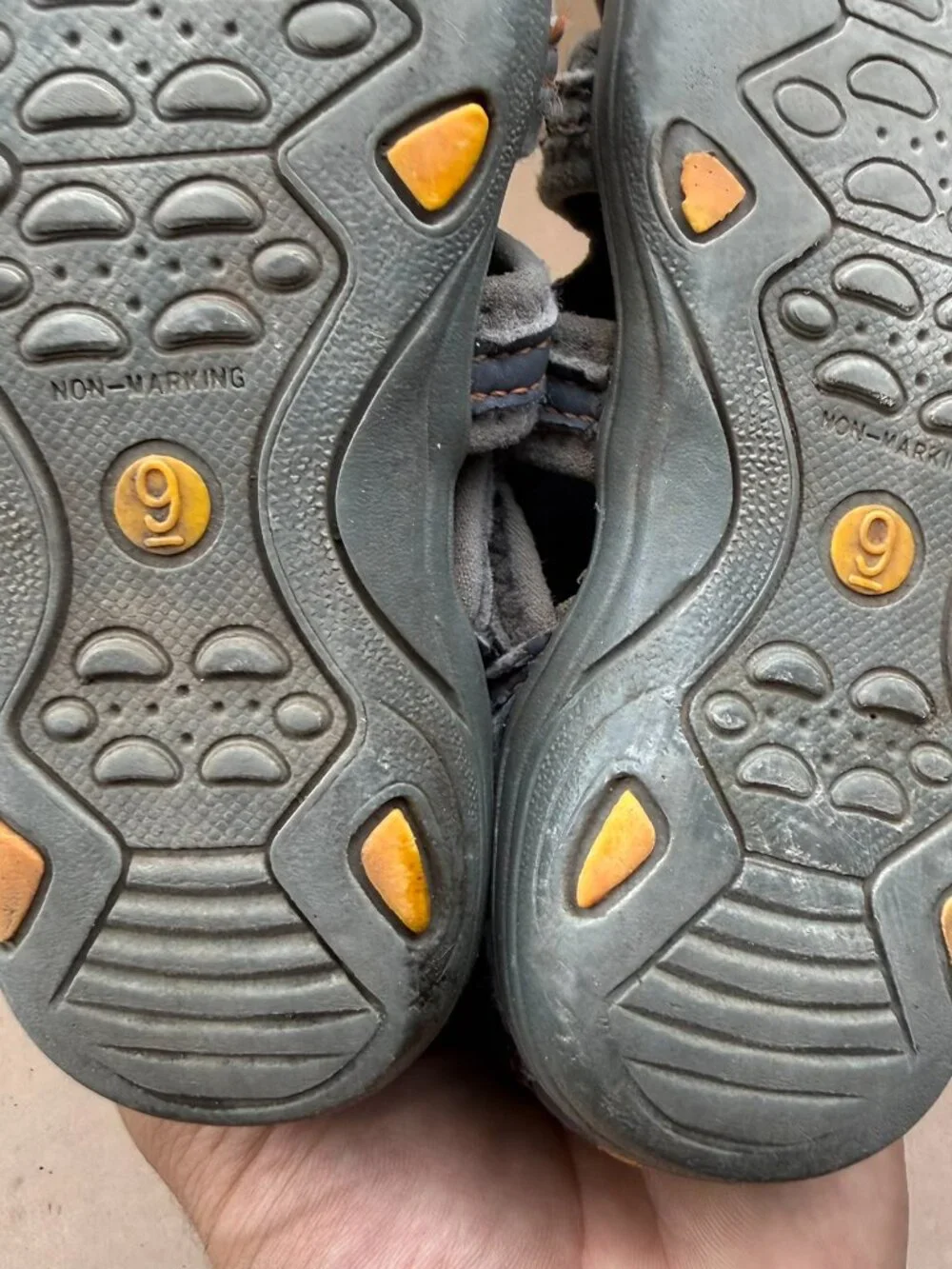 unisex kids Water Sandals Size 9 Blue Orange Closed Toe Summer Shoes WEAR DAMAGE